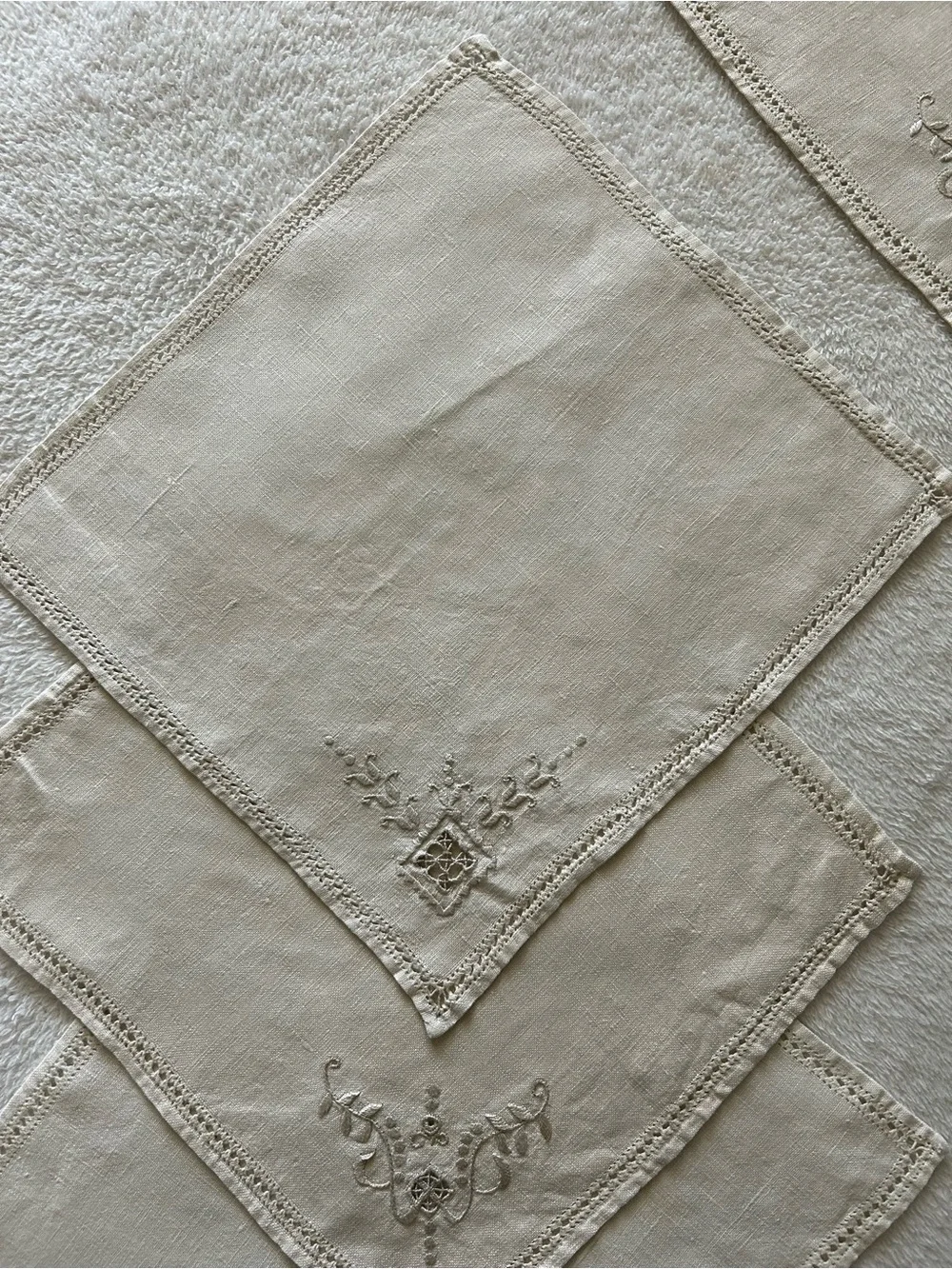 N/A vintage linen